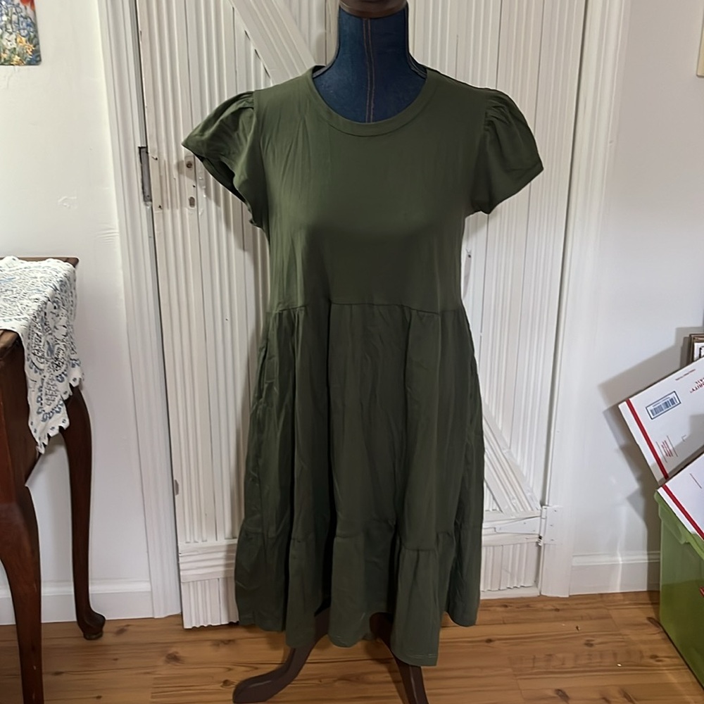 Time and tru tiered knit dress with pockets size xs NWT